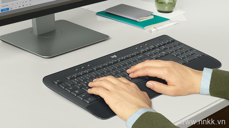 Bộ bàn phím và chuột không dây Logitech MK545